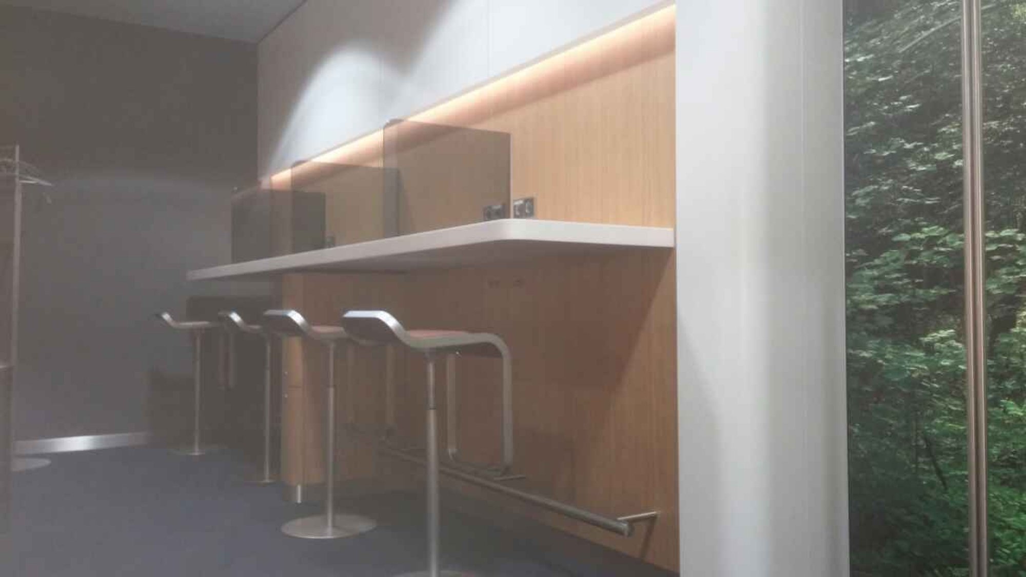 #2 of 2 images of Lufthansa Senator Lounge