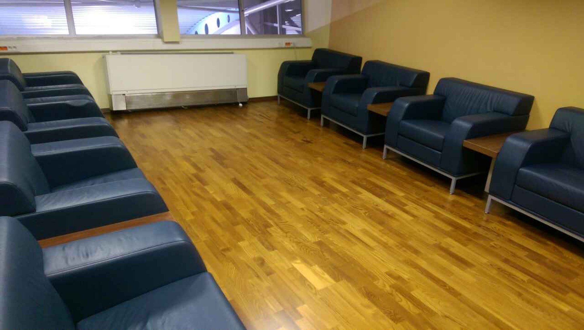 #3 of 5 images of Airport Lounge