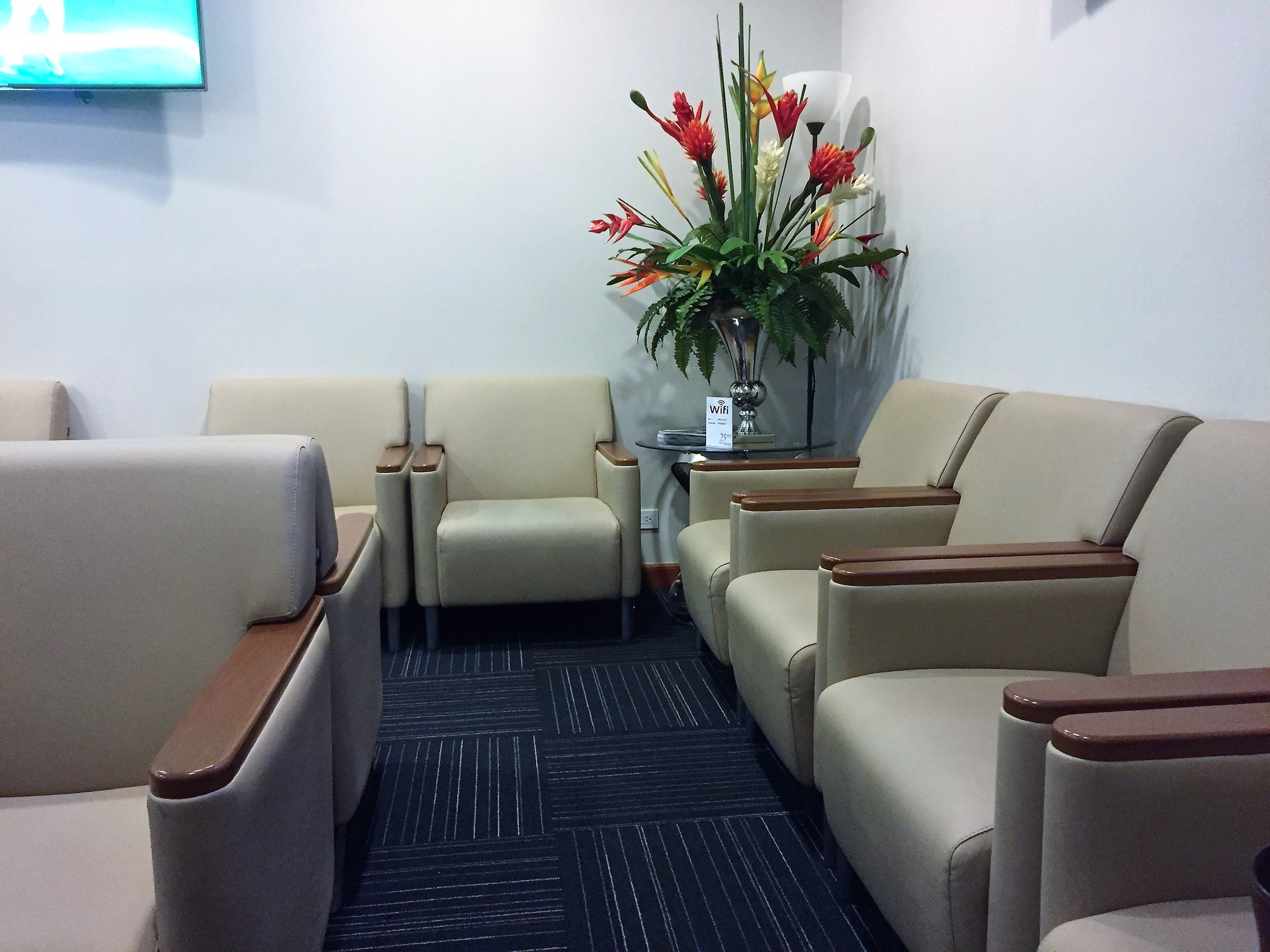 #5 of 5 images of Tocumen Royal Saloon