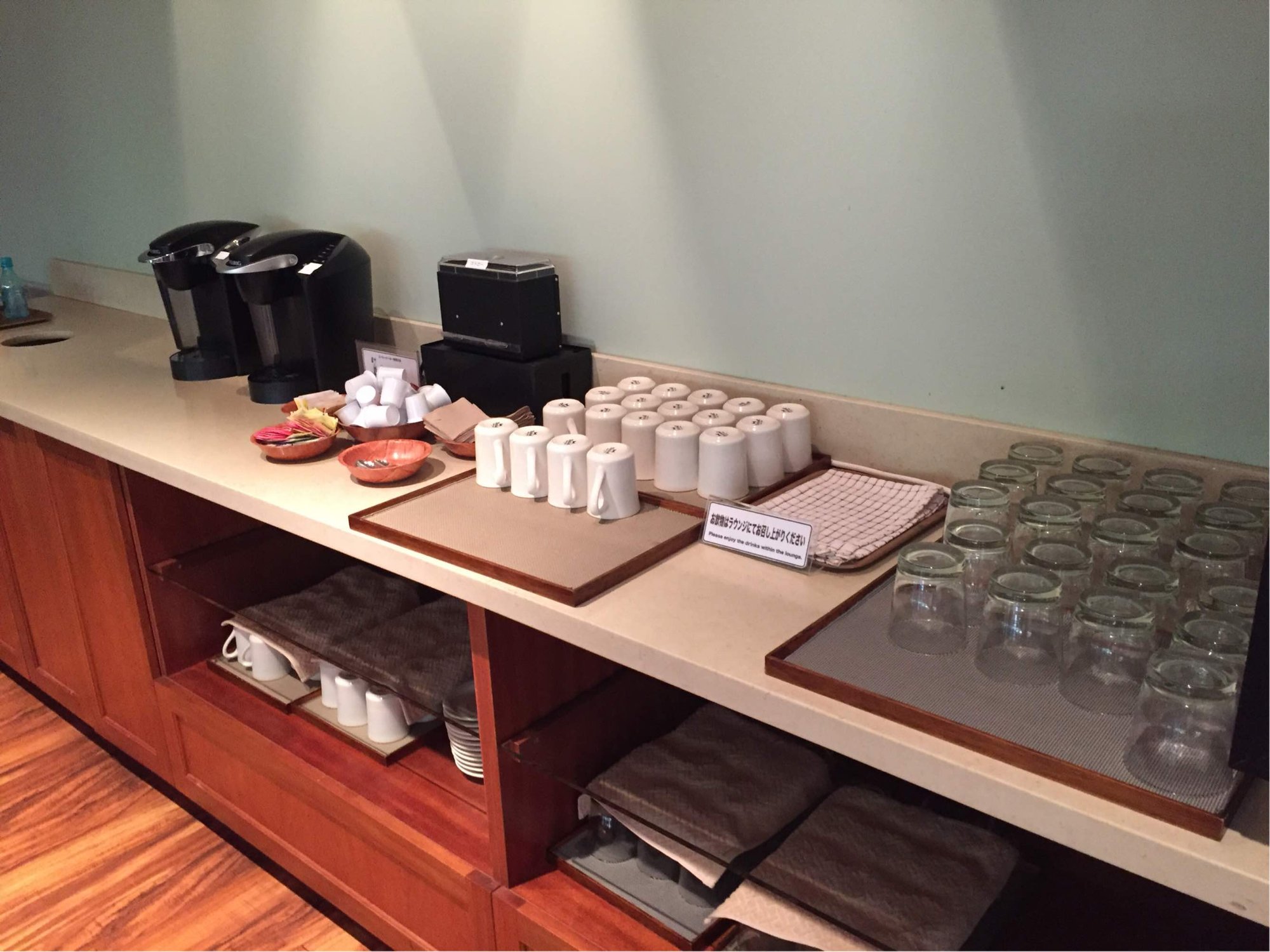 #5 of 5 images of IASS Hawaii Lounge