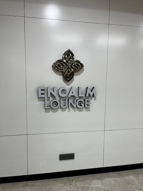 Lounge thumbnail 2