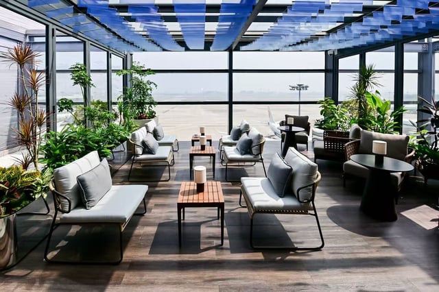 Lounge thumbnail 5