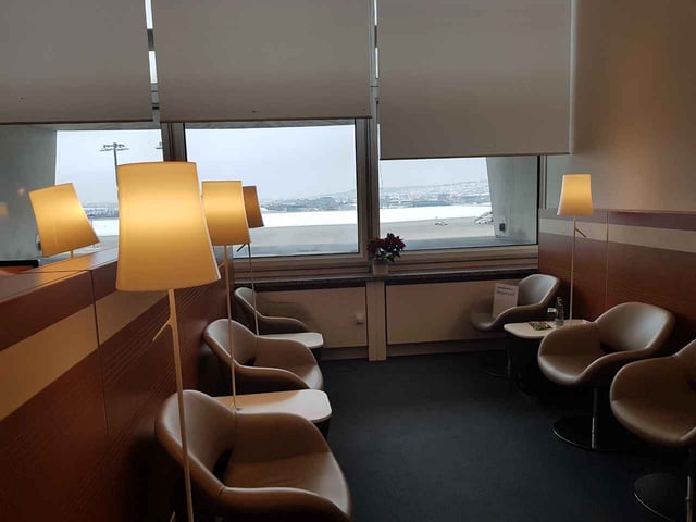 Lounge thumbnail 4