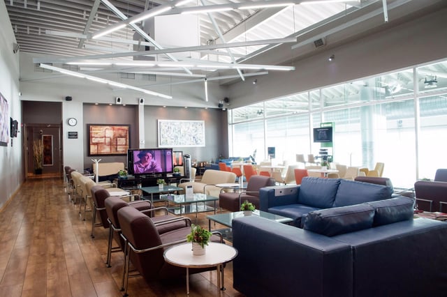 Lounge thumbnail 2
