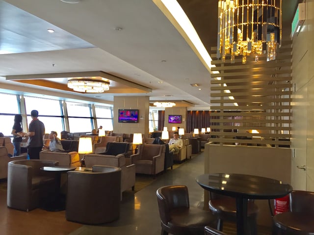 Lounge thumbnail 2