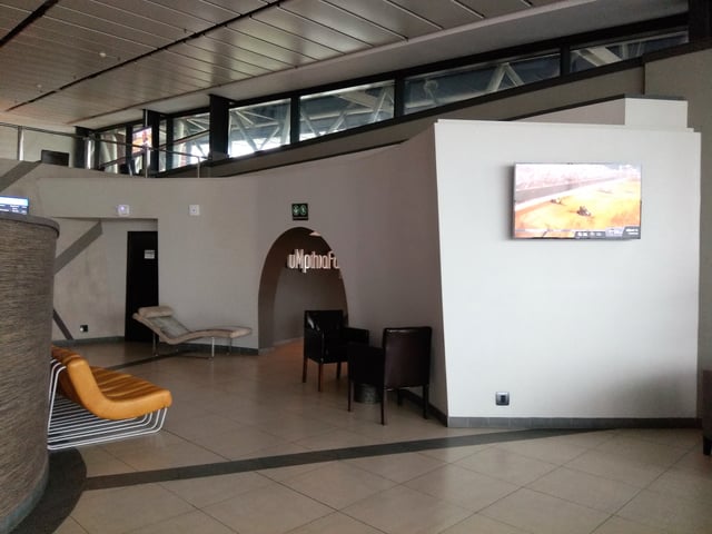 Lounge thumbnail 5