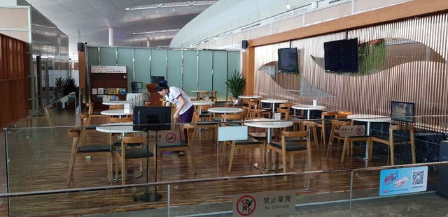 Lounge thumbnail 2