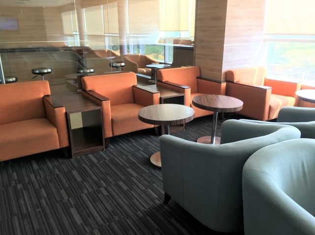 Lounge thumbnail 2