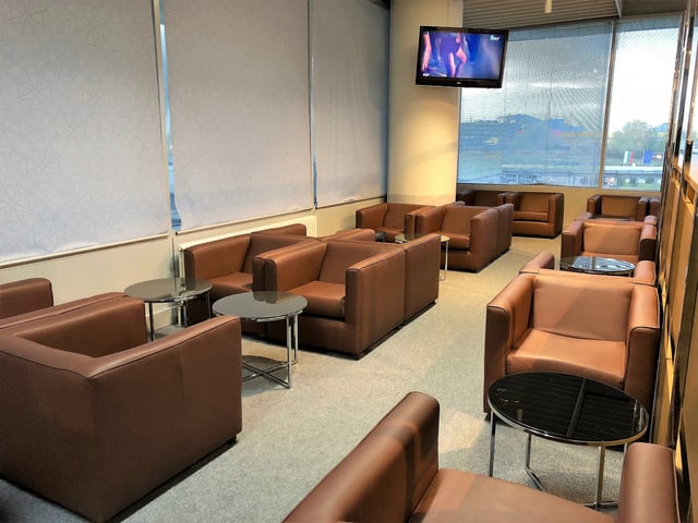 Lounge thumbnail 2