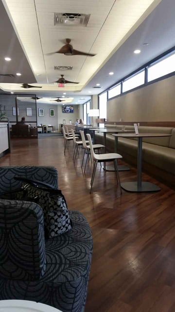 Lounge thumbnail 3