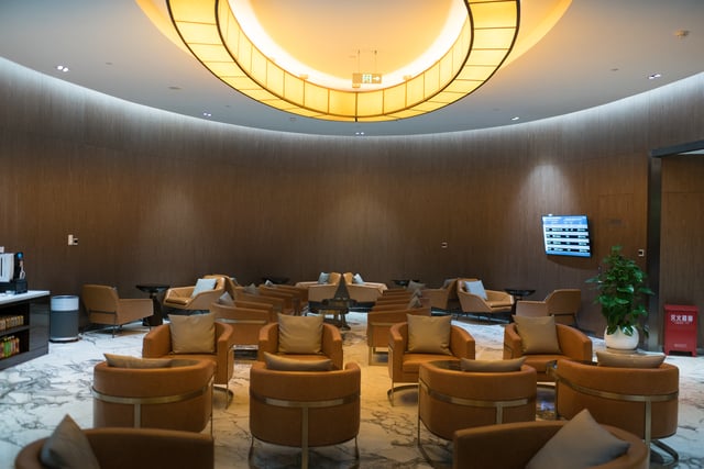Lounge thumbnail 1