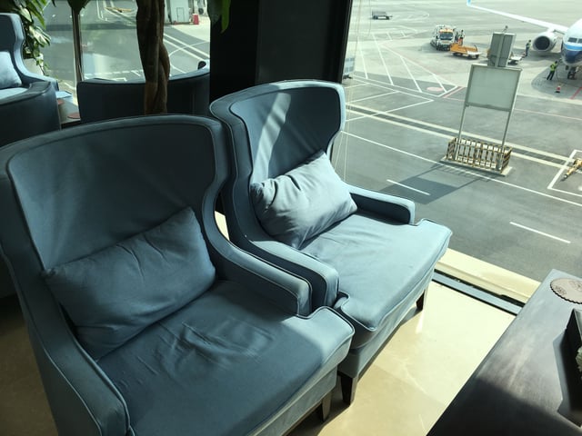 Lounge thumbnail 3