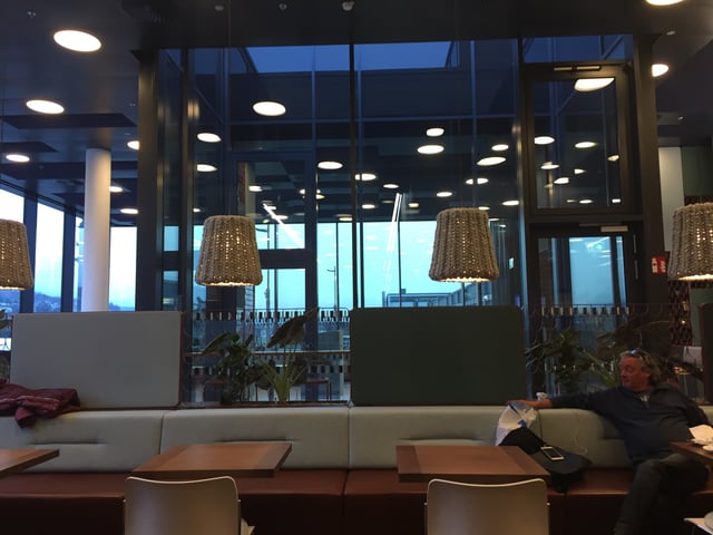 Lounge thumbnail 3