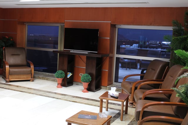 Lounge thumbnail 3
