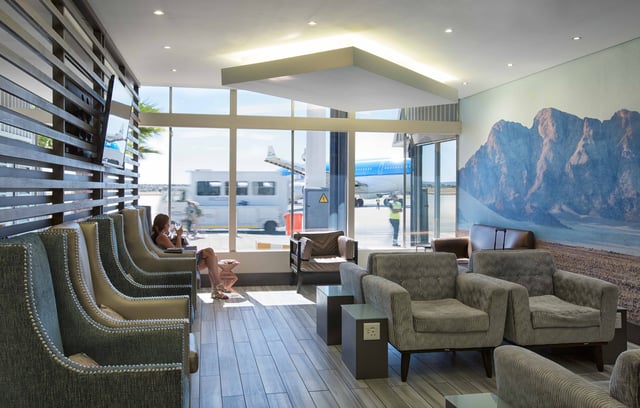 Lounge thumbnail 2