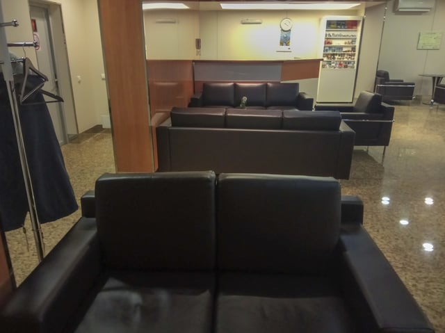 Lounge thumbnail 2