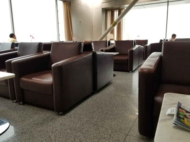Lounge thumbnail 1