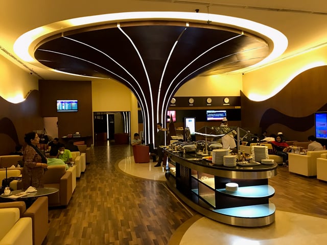 Lounge thumbnail 1