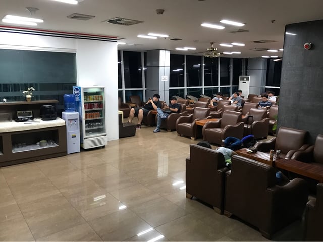 Lounge thumbnail 1