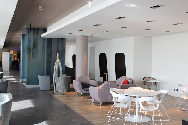Lounge thumbnail 2