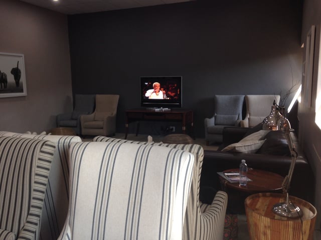 Lounge thumbnail 3