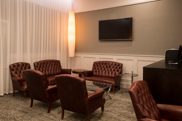 Lounge thumbnail 5