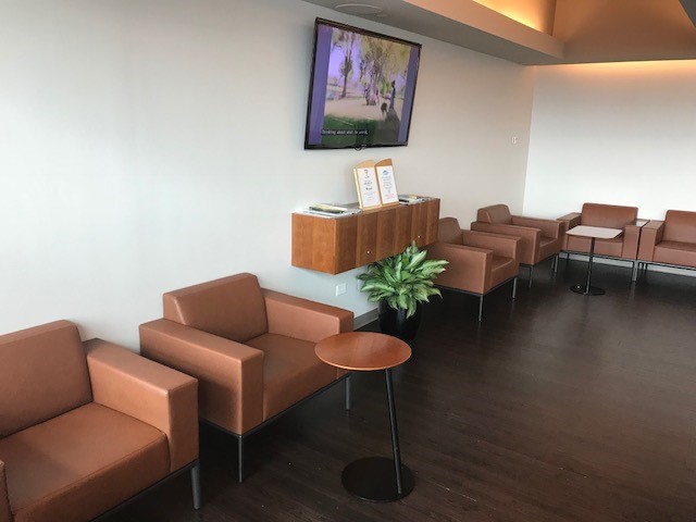Lounge thumbnail 3
