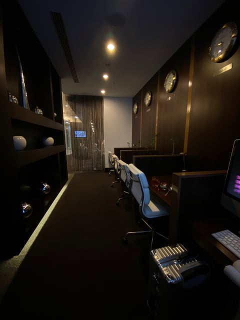 Lounge thumbnail 4