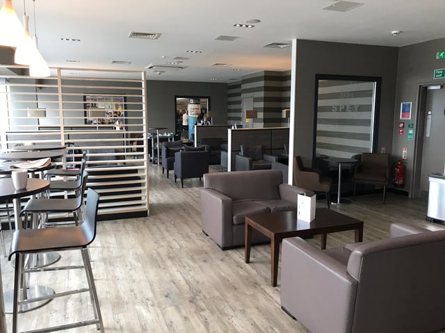 Lounge thumbnail 3