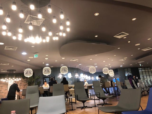 Lounge thumbnail 1