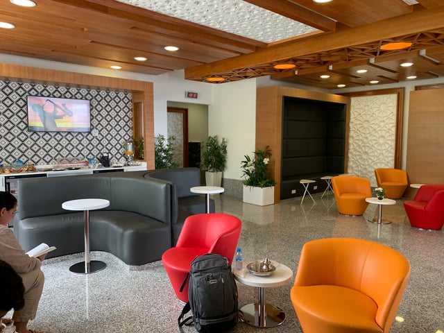 Lounge thumbnail 2