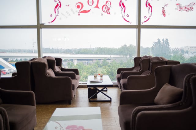 Lounge thumbnail 2