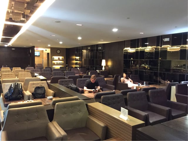 Lounge thumbnail 1