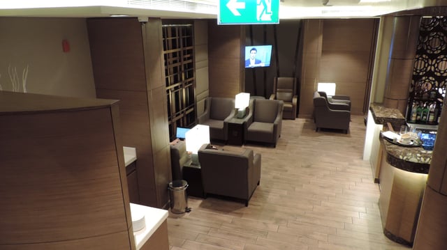 Lounge thumbnail 5