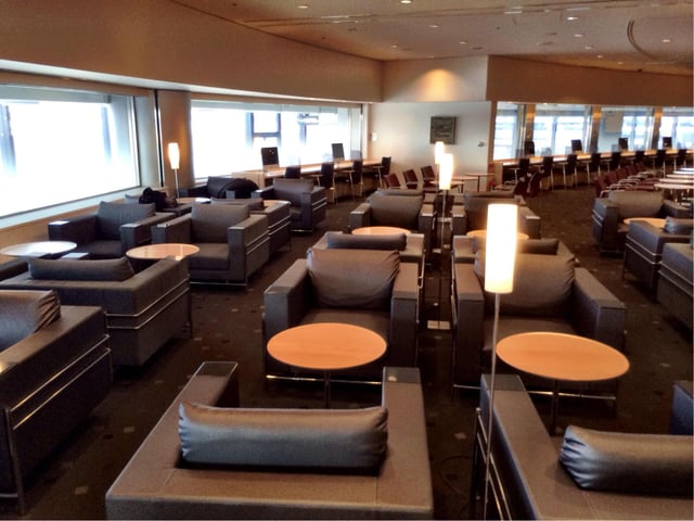 Lounge thumbnail 2