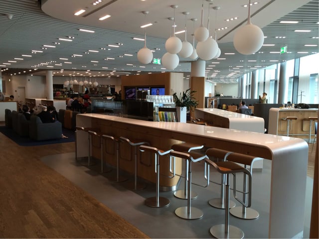 Lounge thumbnail 5