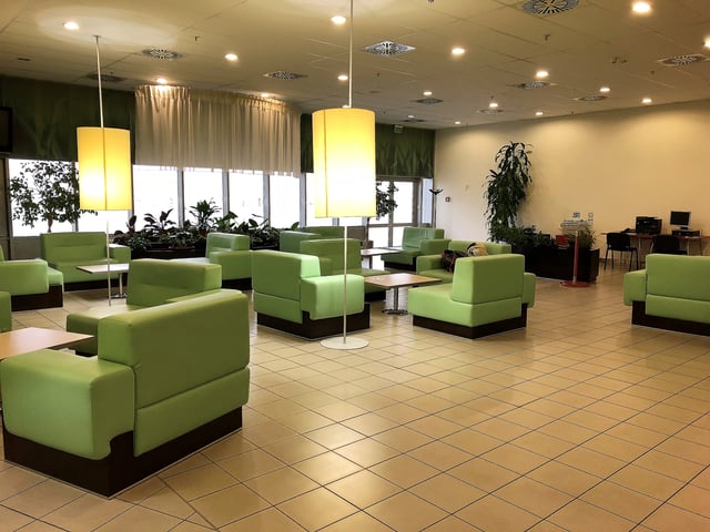 Lounge thumbnail 3
