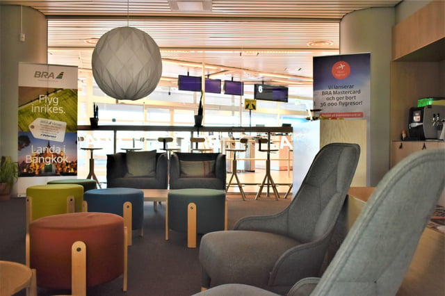 Lounge thumbnail 1