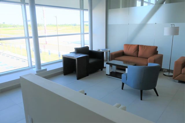 Lounge thumbnail 3