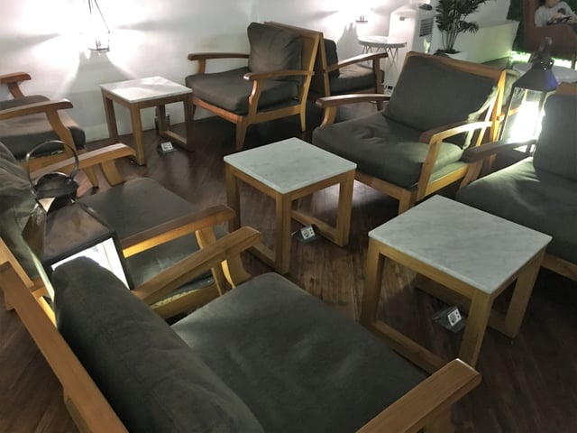 Lounge thumbnail 2