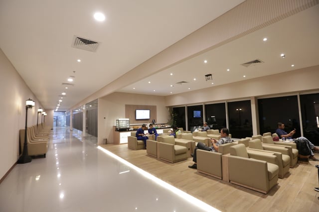 Lounge thumbnail 5