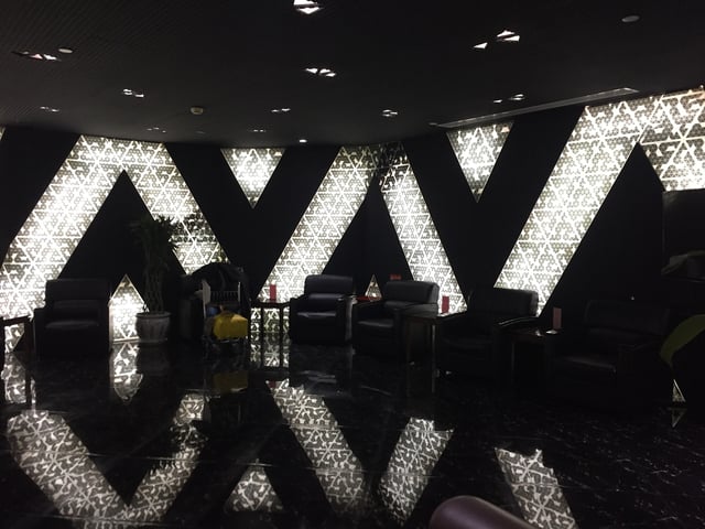 Lounge thumbnail 3
