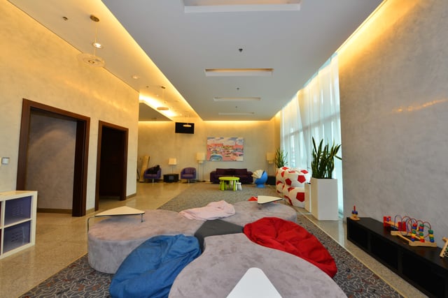 Lounge thumbnail 4