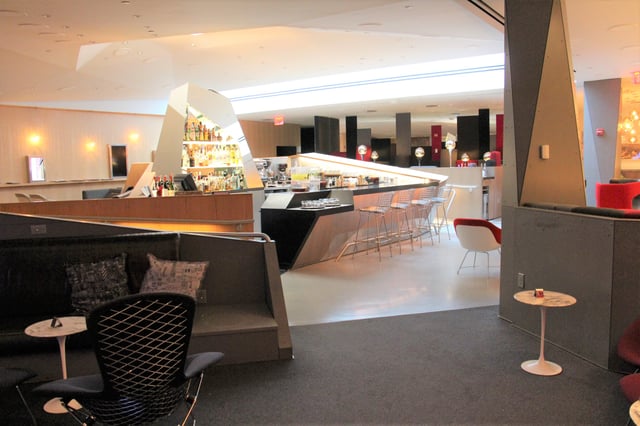 Lounge thumbnail 4