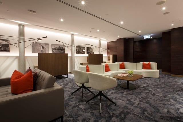 Lounge thumbnail 4