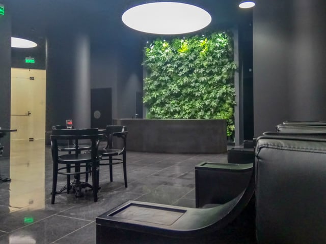 Lounge thumbnail 1