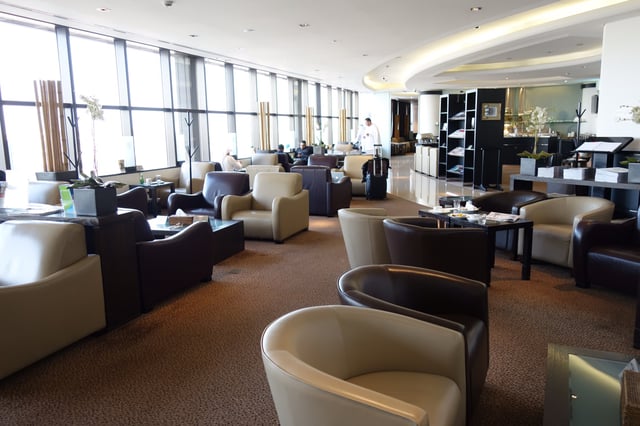 Lounge thumbnail 4