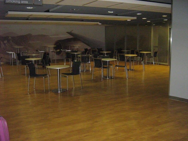 Lounge thumbnail 4