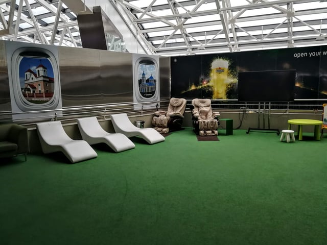 Lounge thumbnail 5