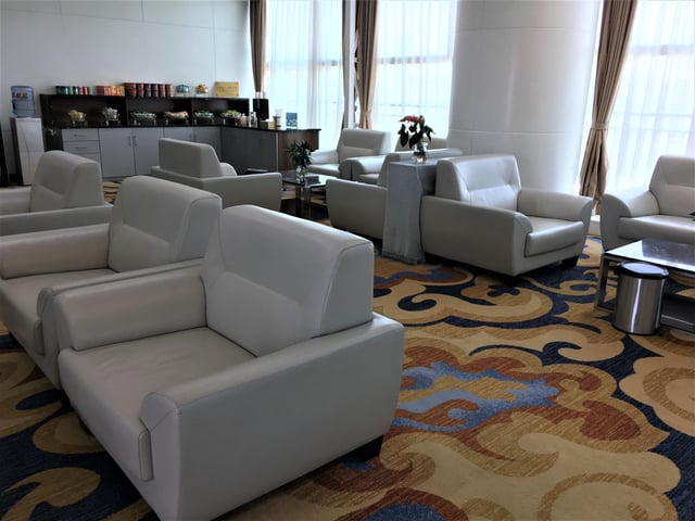 Lounge thumbnail 1